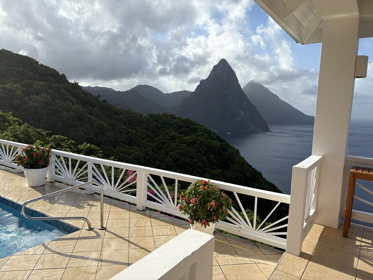 Primary Image for J6/KB9AX